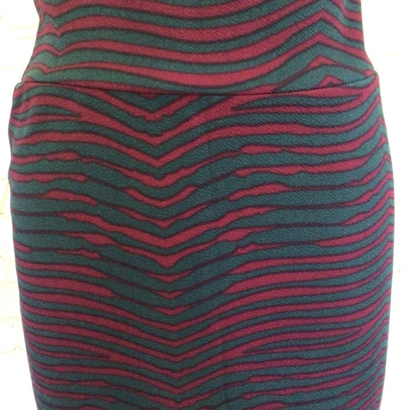 LuLaRoe Purple and Blue Wavy Stripes Skirt - Size Small - Picture 2 of 6